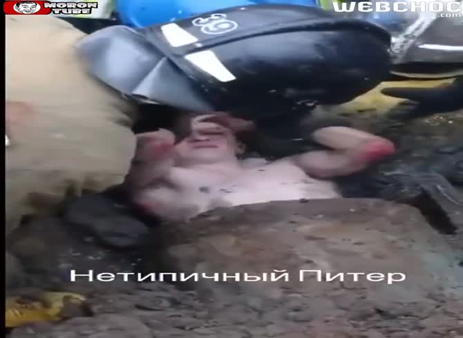 Video :They discover an oddity in the pipes